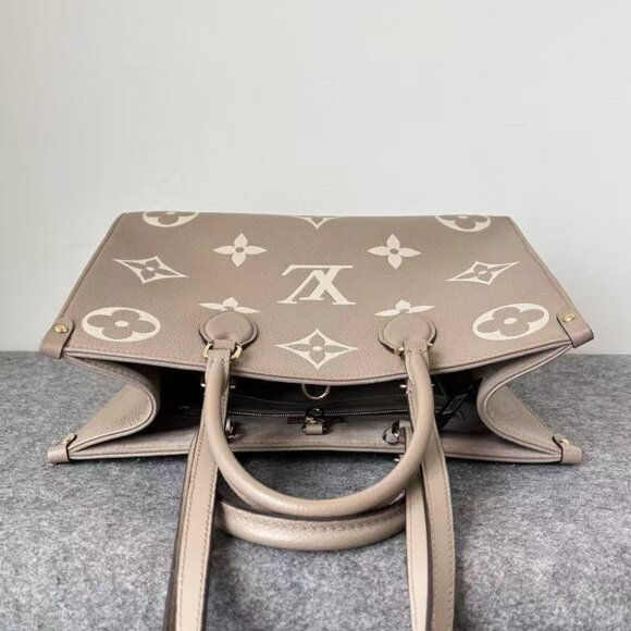 Louis Vuitton Elephant Grey Onthego Medium Tote - Picture 2 of 9